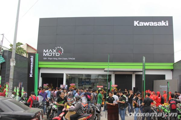 Thăm showroom Kawasaki chính hãng đầu tiên